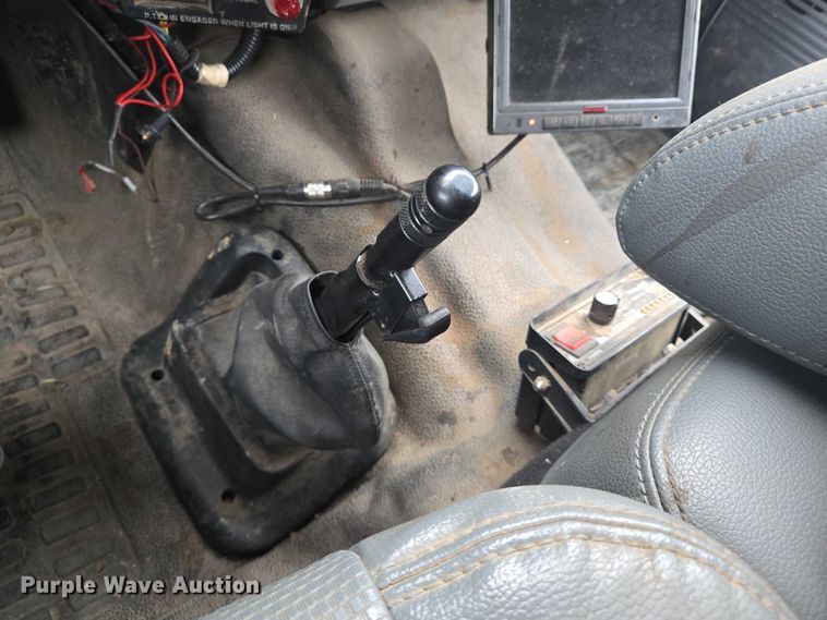 image for item EN8401 2017 Ford F750 utility / service truck