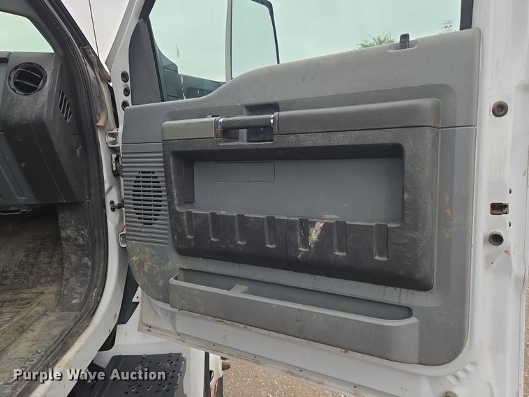 image for item EN8401 2017 Ford F750 utility / service truck