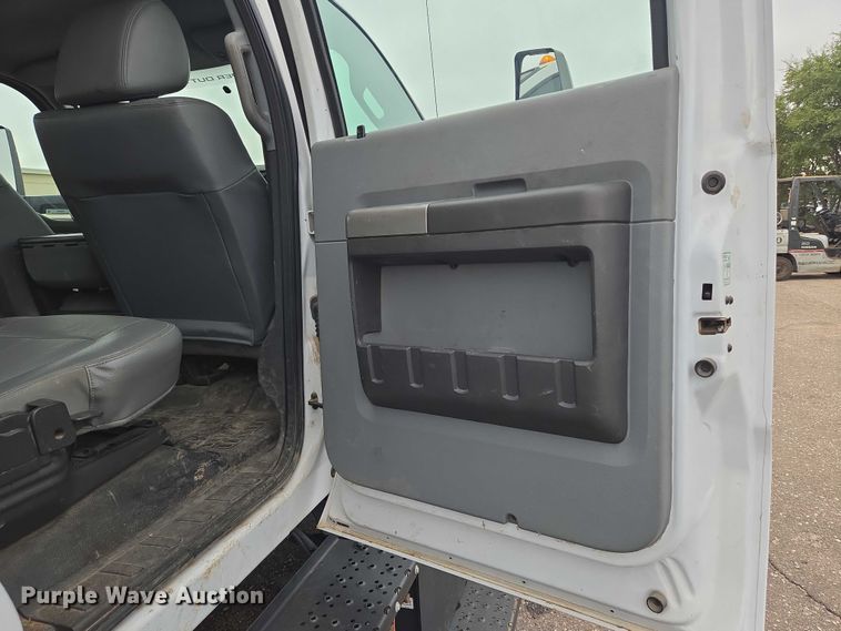 image for item EN8401 2017 Ford F750 utility / service truck