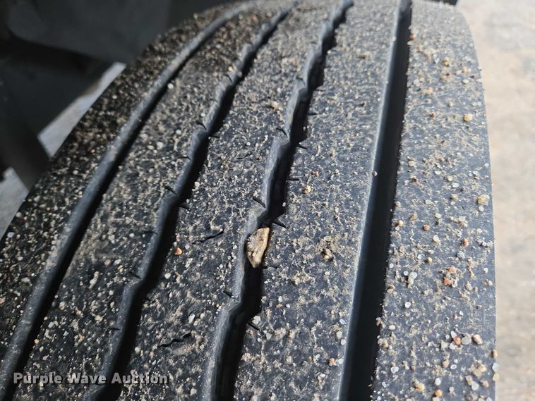 image for item EN8401 2017 Ford F750 utility / service truck