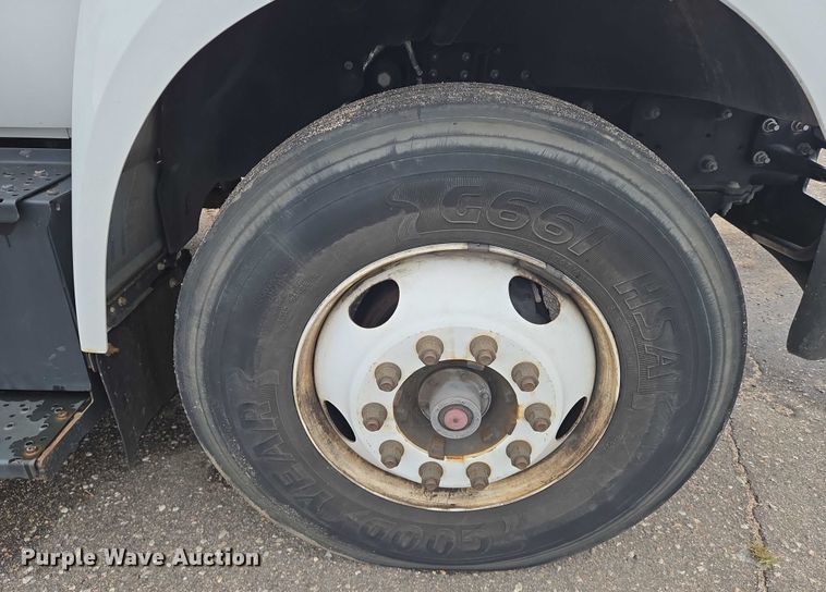 image for item EN8401 2017 Ford F750 utility / service truck