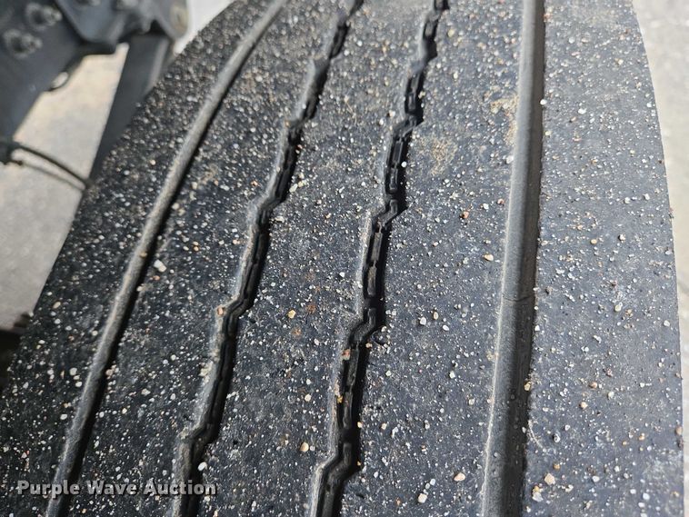 image for item EN8401 2017 Ford F750 utility / service truck