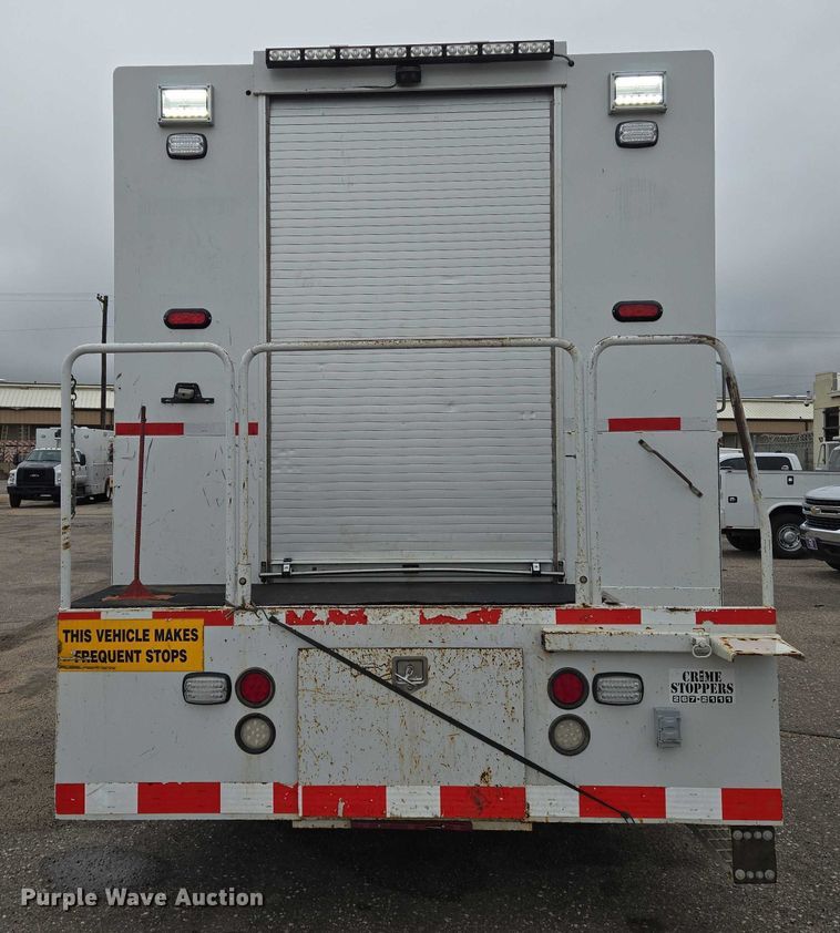 image for item EN8402 2017 Ford F750 utility / service truck