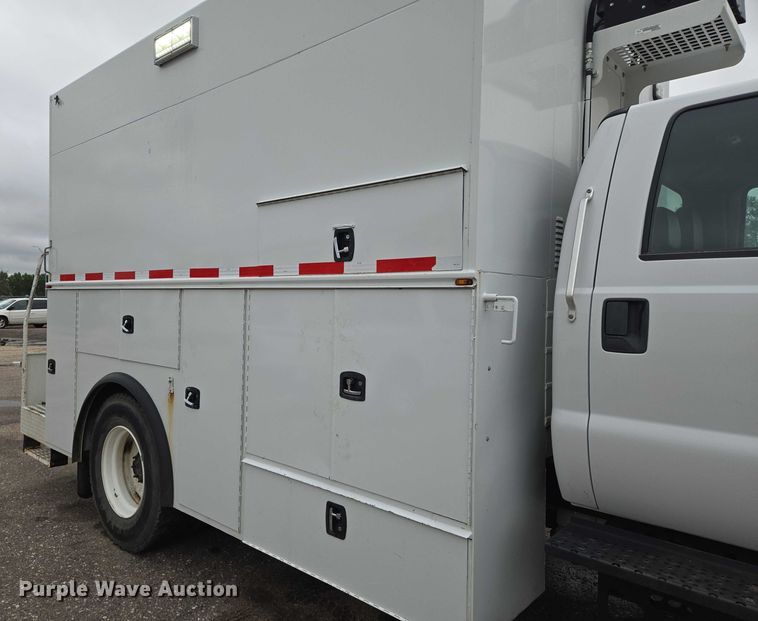 image for item EN8402 2017 Ford F750 utility / service truck