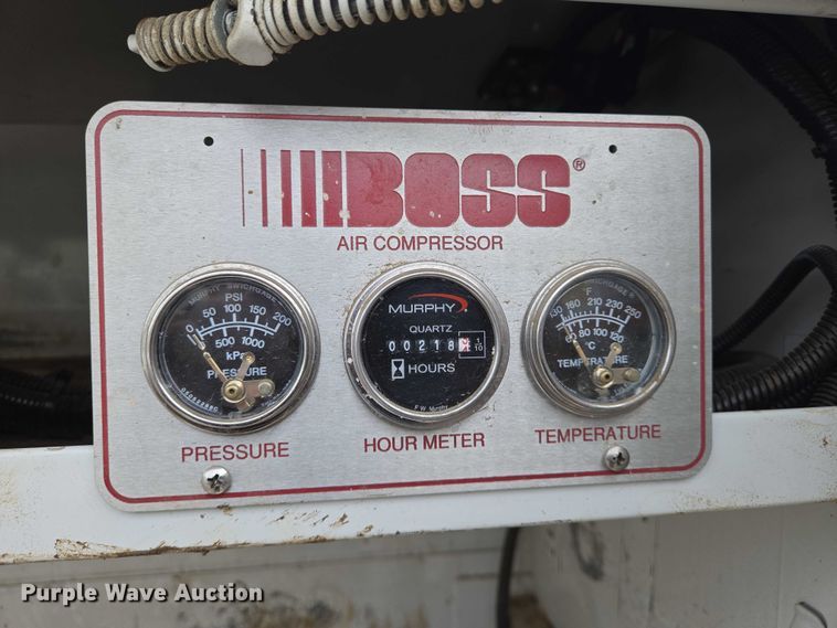 image for item EN8402 2017 Ford F750 utility / service truck