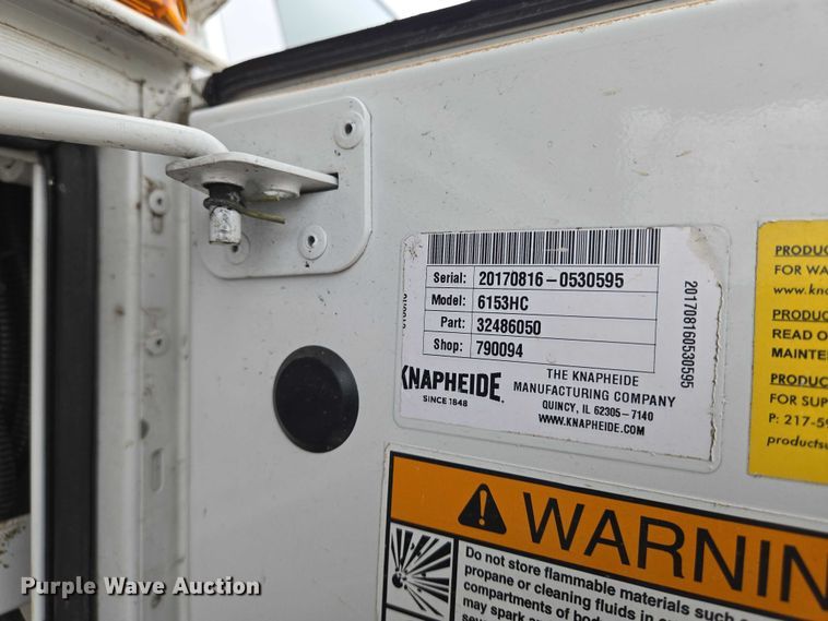 image for item EN8402 2017 Ford F750 utility / service truck