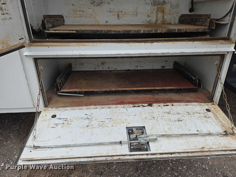 image for item EN8402 2017 Ford F750 utility / service truck