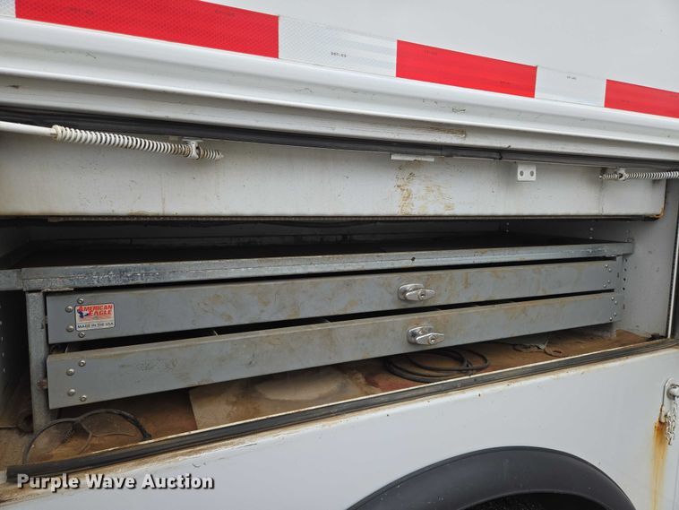 image for item EN8402 2017 Ford F750 utility / service truck