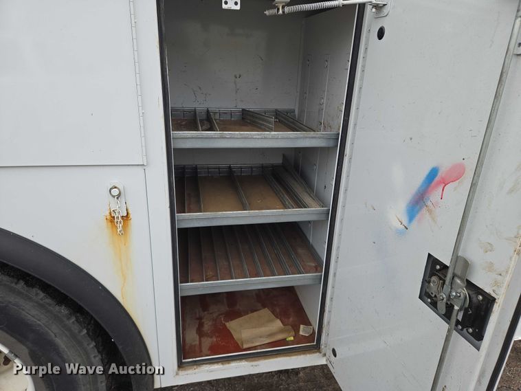 image for item EN8402 2017 Ford F750 utility / service truck