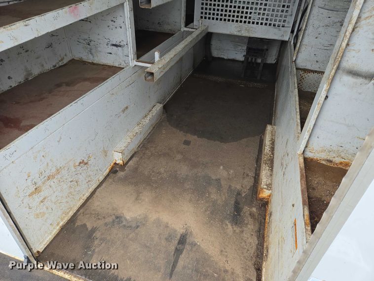 image for item EN8402 2017 Ford F750 utility / service truck