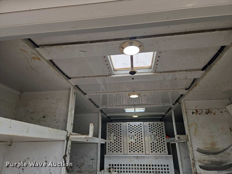 image for item EN8402 2017 Ford F750 utility / service truck