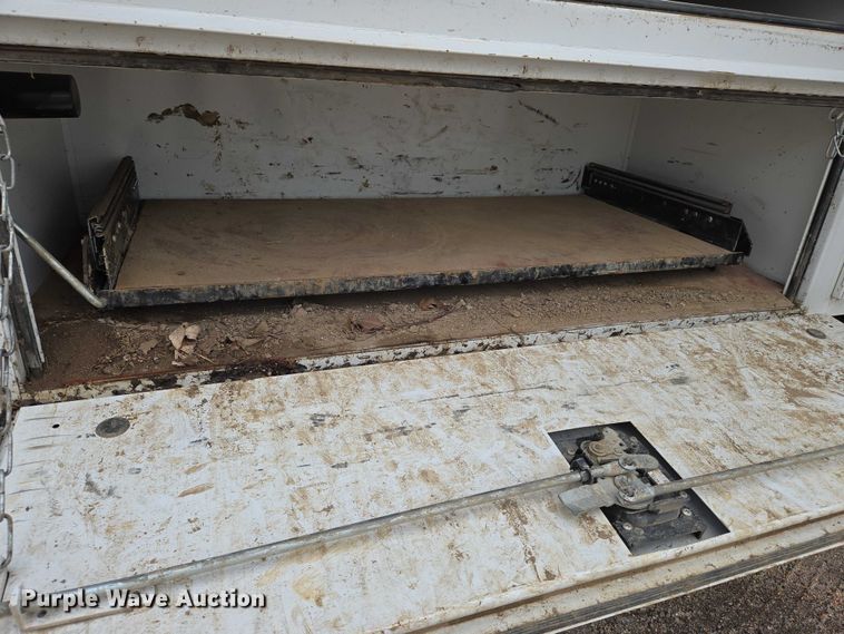 image for item EN8402 2017 Ford F750 utility / service truck