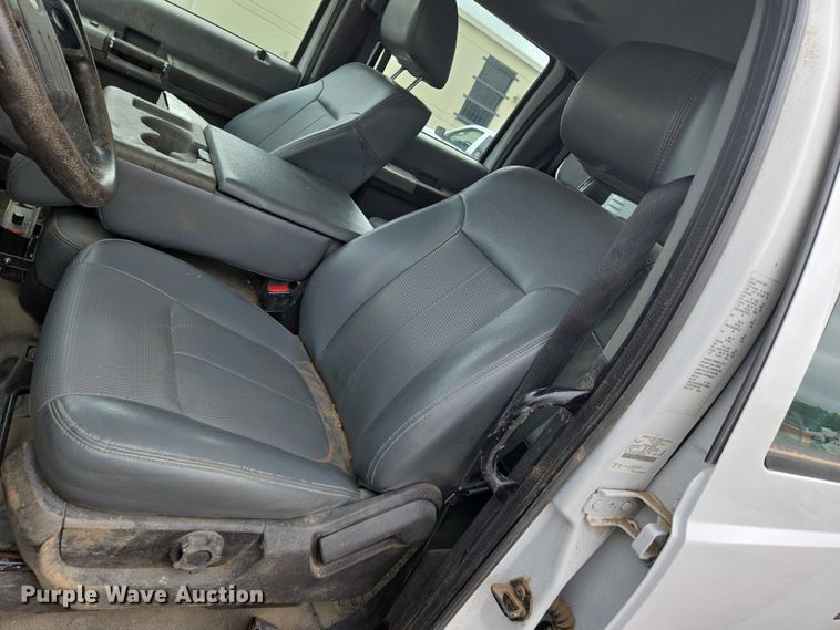 image for item EN8402 2017 Ford F750 utility / service truck