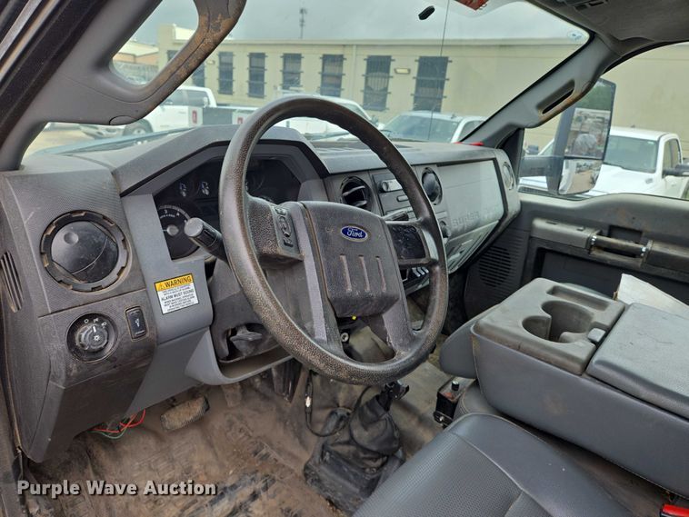 image for item EN8402 2017 Ford F750 utility / service truck