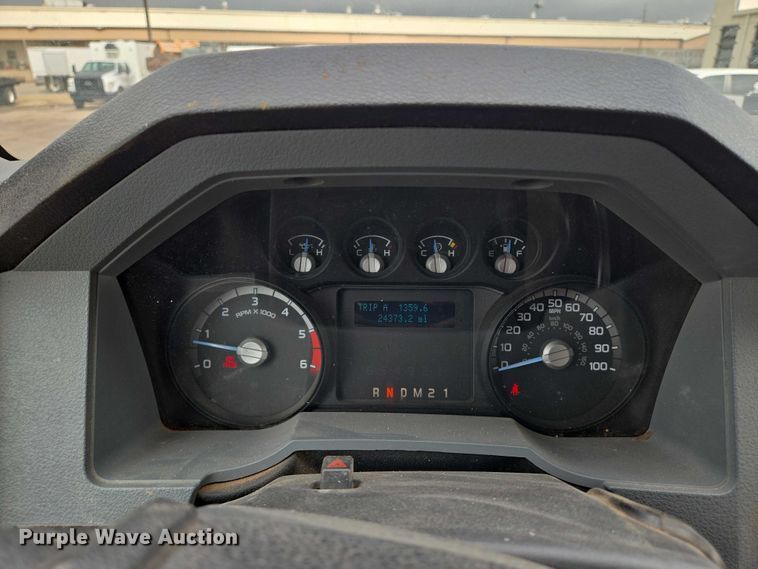 image for item EN8402 2017 Ford F750 utility / service truck