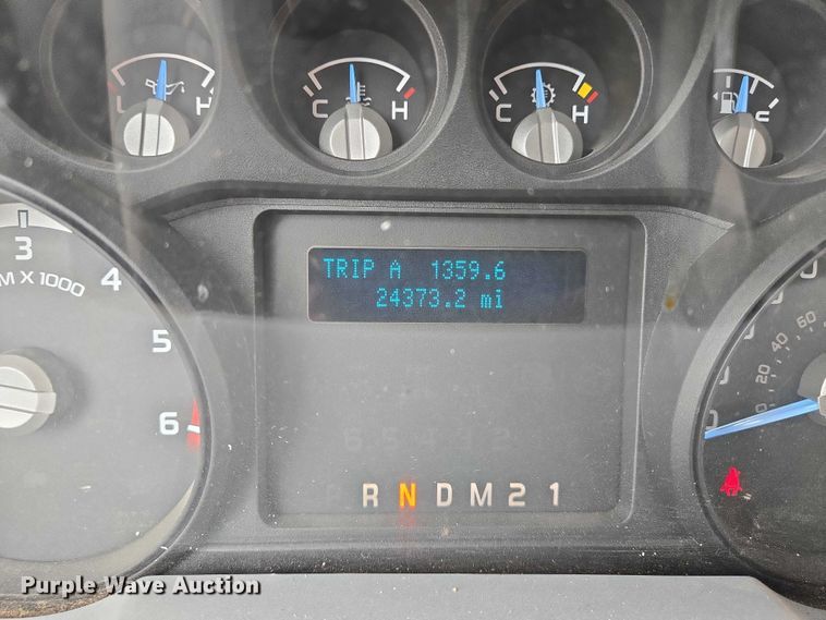 image for item EN8402 2017 Ford F750 utility / service truck