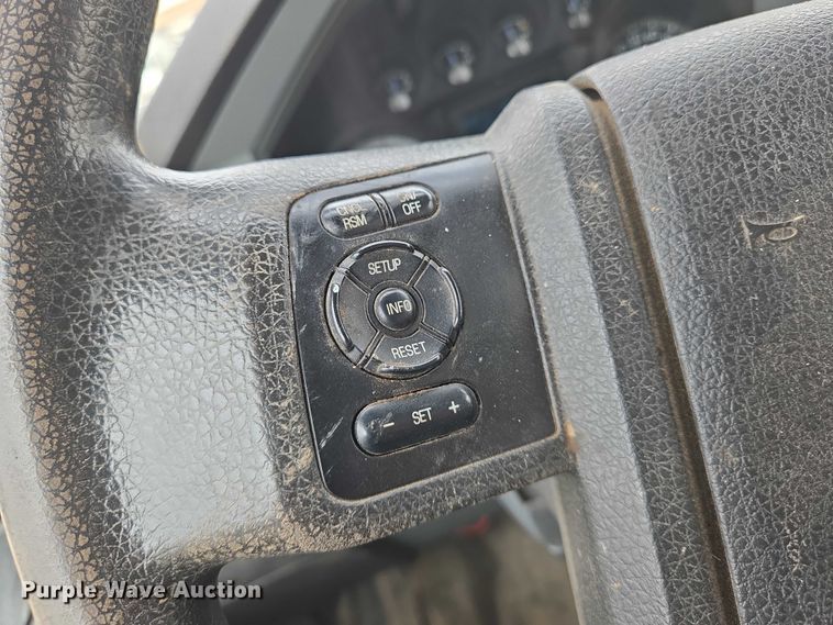 image for item EN8402 2017 Ford F750 utility / service truck