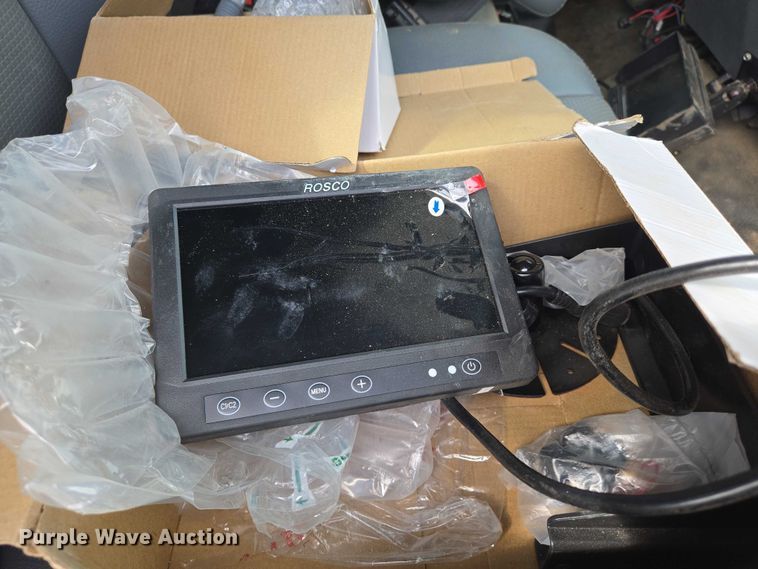 image for item EN8402 2017 Ford F750 utility / service truck