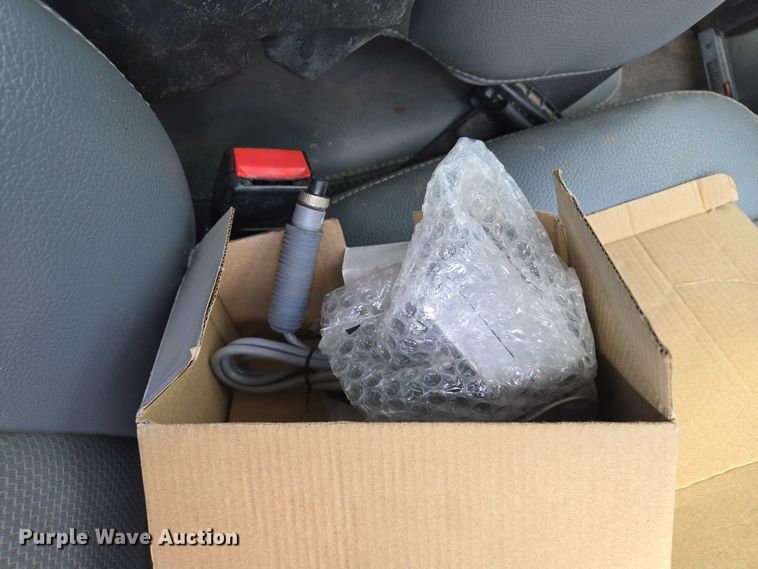 image for item EN8402 2017 Ford F750 utility / service truck