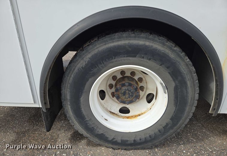 image for item EN8402 2017 Ford F750 utility / service truck