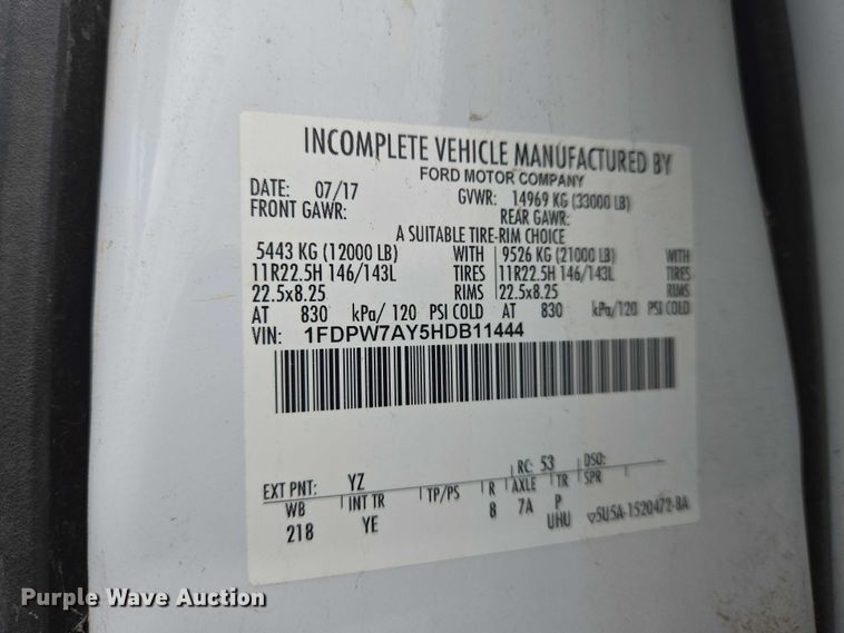 image for item EN8402 2017 Ford F750 utility / service truck