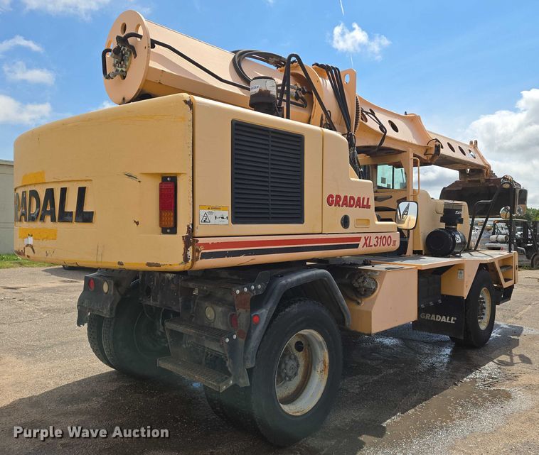 image for item EN8403 2009 Gradall XL 3100 III wheeled excavator
