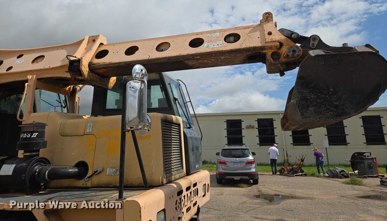 image for item EN8403 2009 Gradall XL 3100 III wheeled excavator