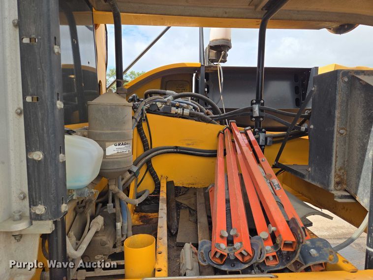 image for item EN8403 2009 Gradall XL 3100 III wheeled excavator