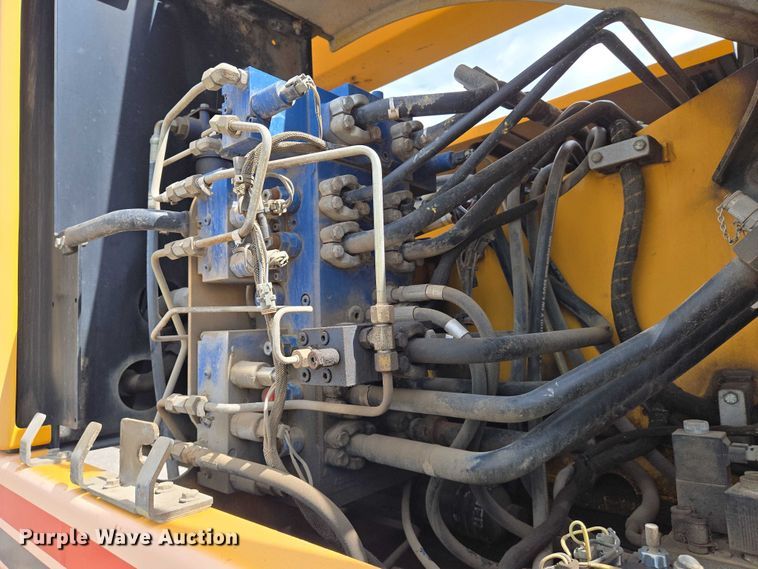 image for item EN8403 2009 Gradall XL 3100 III wheeled excavator