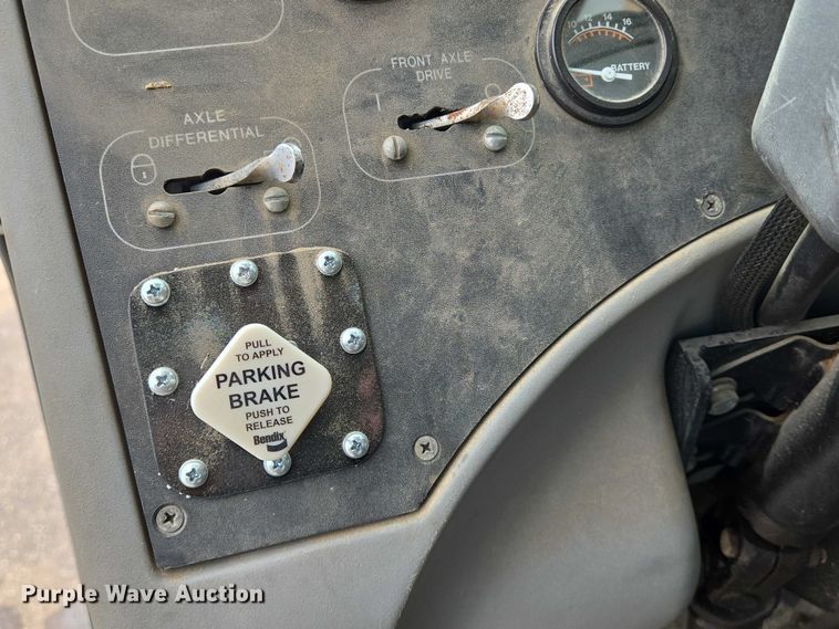 image for item EN8403 2009 Gradall XL 3100 III wheeled excavator