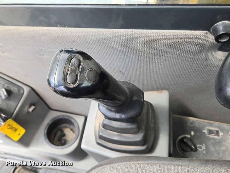 image for item EN8403 2009 Gradall XL 3100 III wheeled excavator