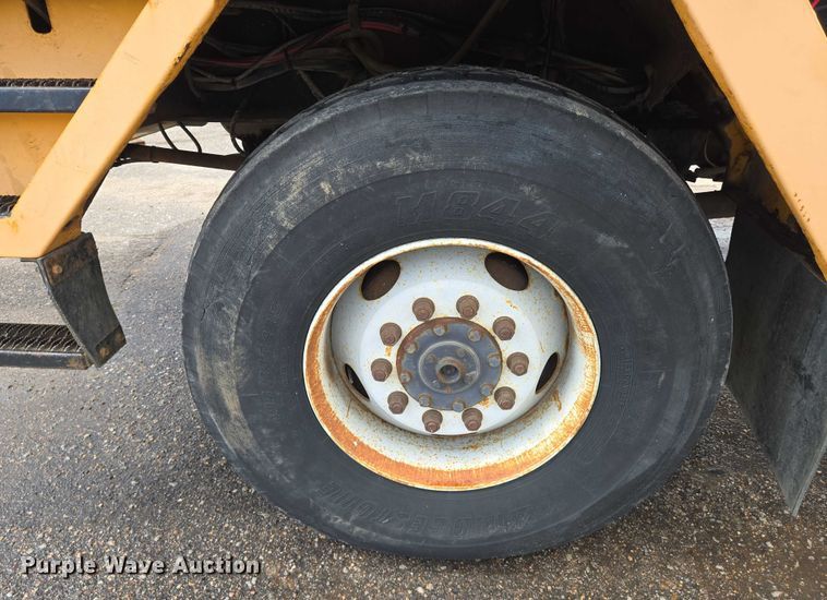 image for item EN8403 2009 Gradall XL 3100 III wheeled excavator