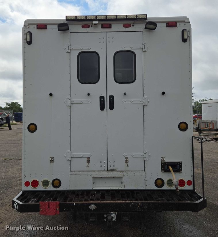 image for item EN8404 2013 Freightliner MT55 delivery truck