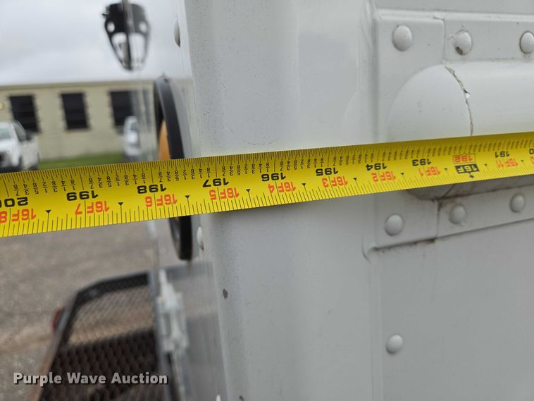 image for item EN8404 2013 Freightliner MT55 delivery truck