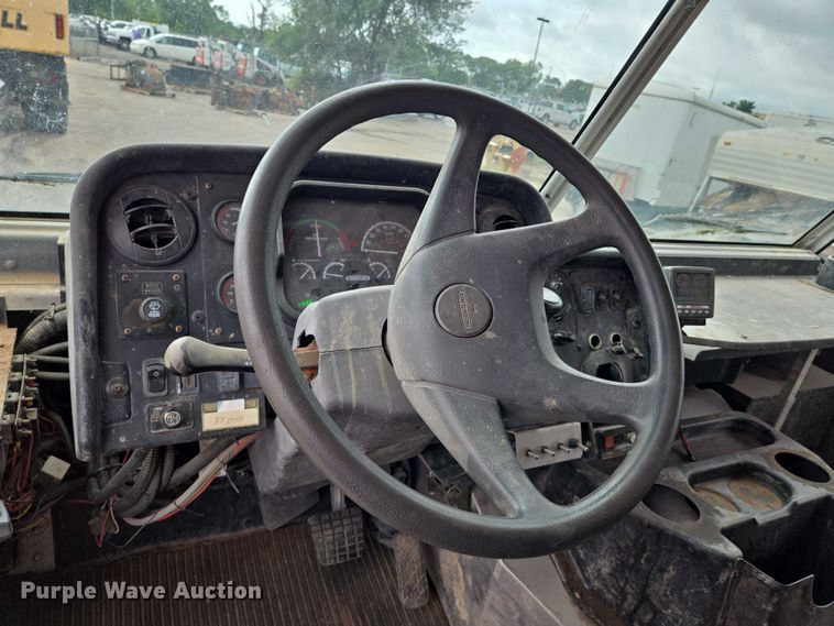 image for item EN8404 2013 Freightliner MT55 delivery truck