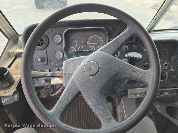 image for item EN8404 2013 Freightliner MT55 delivery truck