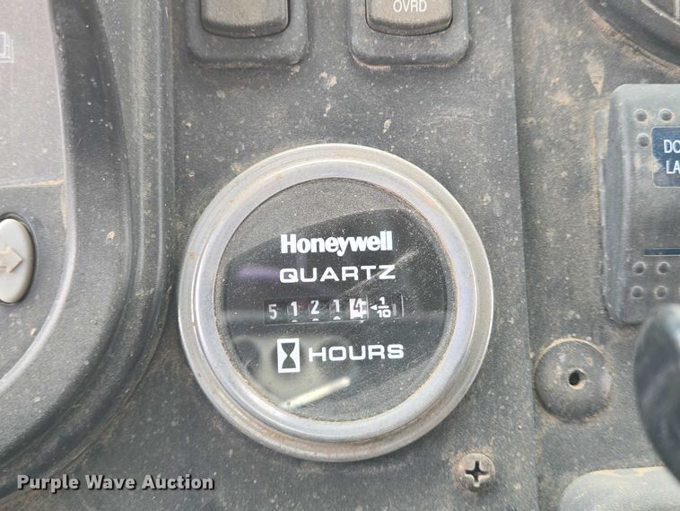 image for item EN8404 2013 Freightliner MT55 delivery truck