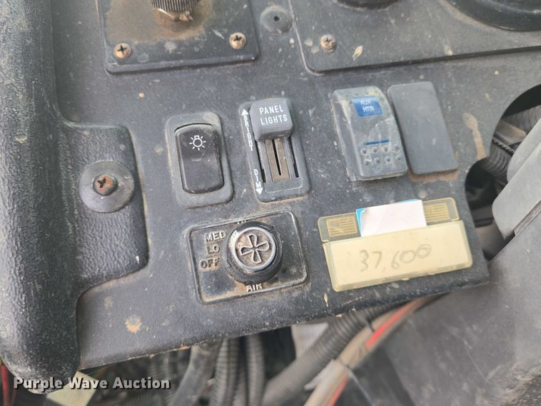 image for item EN8404 2013 Freightliner MT55 delivery truck