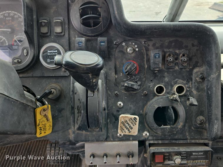 image for item EN8404 2013 Freightliner MT55 delivery truck