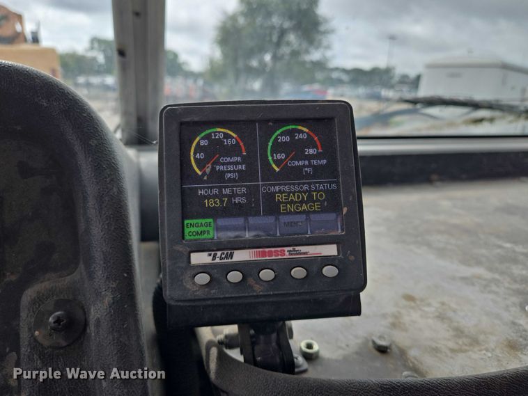 image for item EN8404 2013 Freightliner MT55 delivery truck