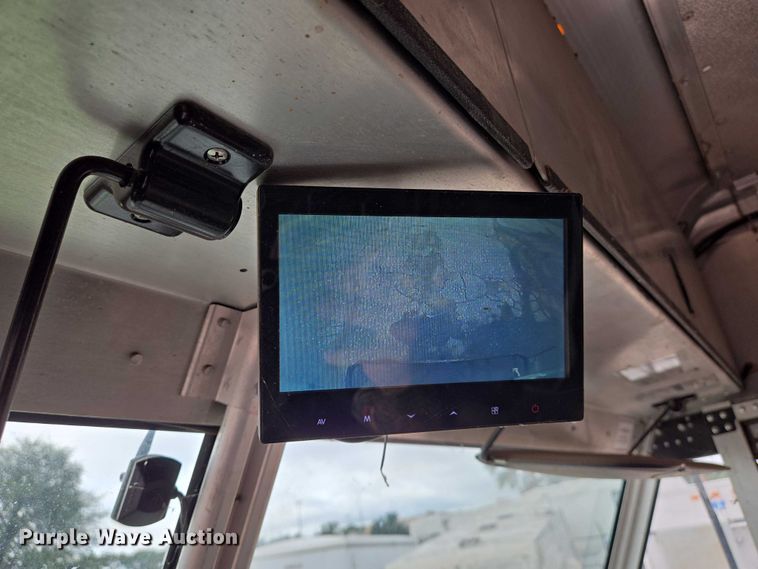 image for item EN8404 2013 Freightliner MT55 delivery truck