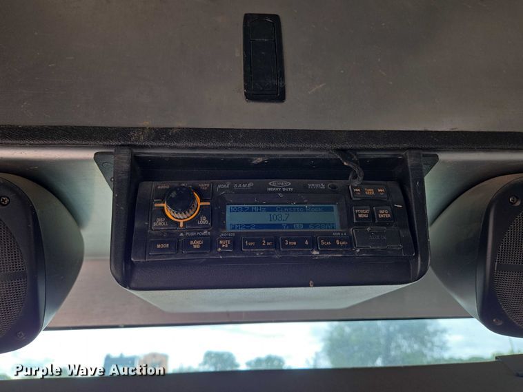 image for item EN8404 2013 Freightliner MT55 delivery truck