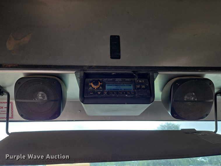 image for item EN8404 2013 Freightliner MT55 delivery truck