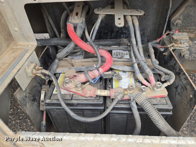 image for item EN8404 2013 Freightliner MT55 delivery truck