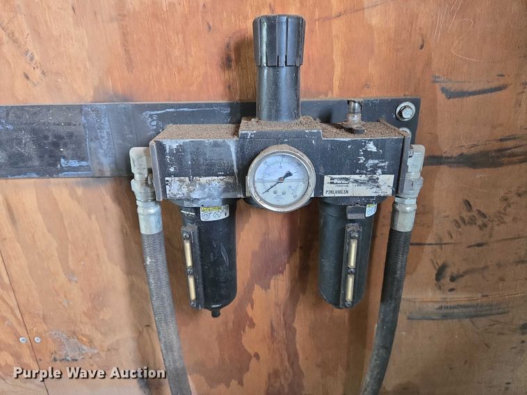 image for item EN8404 2013 Freightliner MT55 delivery truck