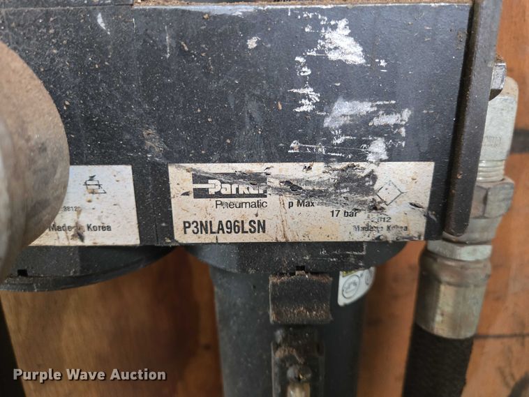 image for item EN8404 2013 Freightliner MT55 delivery truck