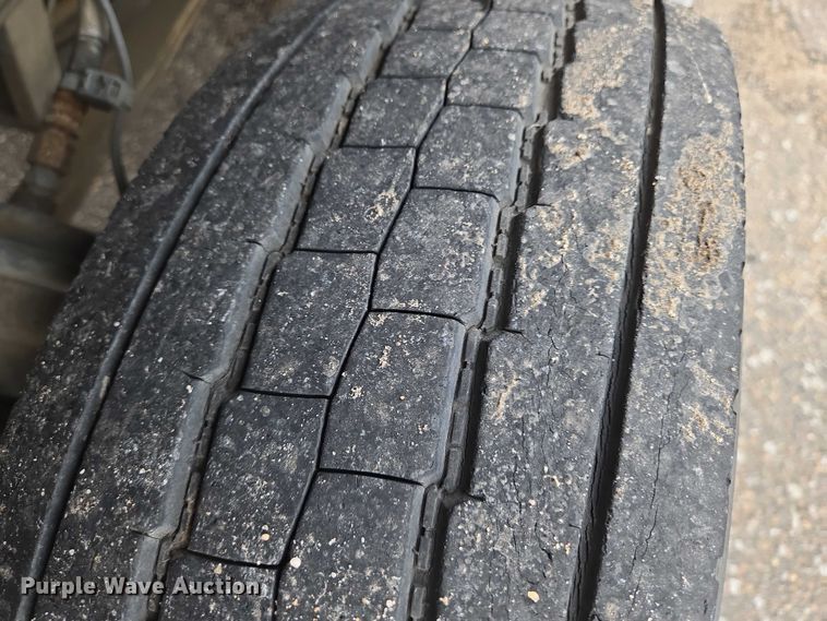 image for item EN8404 2013 Freightliner MT55 delivery truck