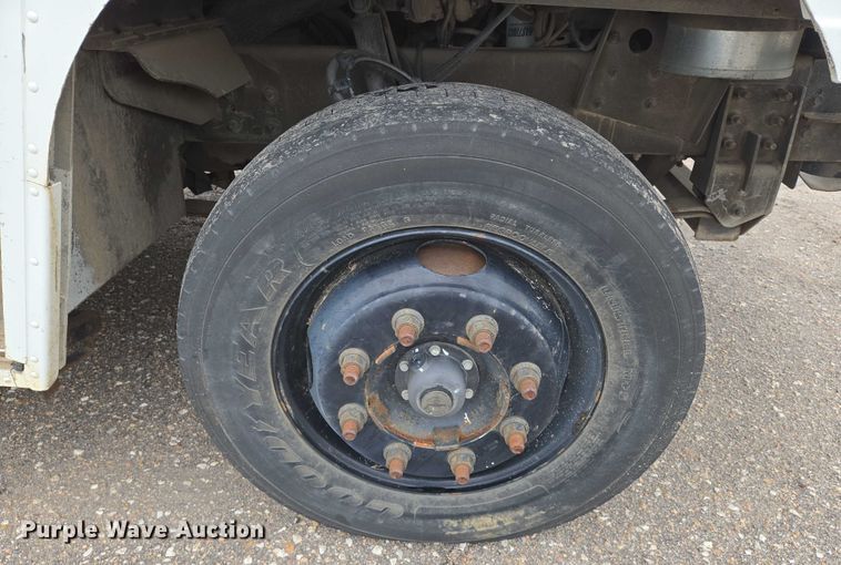 image for item EN8404 2013 Freightliner MT55 delivery truck