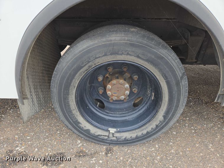 image for item EN8404 2013 Freightliner MT55 delivery truck