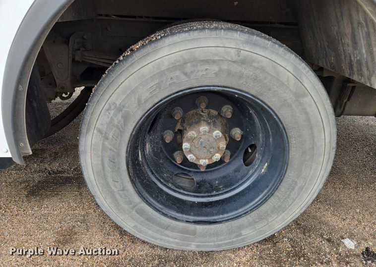 image for item EN8404 2013 Freightliner MT55 delivery truck